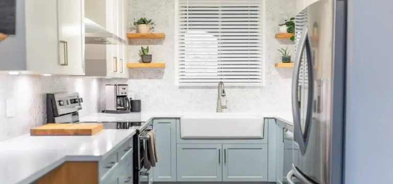 Bespoke Vancouver Kitchens: Luxury, Function, and Craftsmanship Bespoke Vancouver Kitchens: Luxury, Function, and Craftsmanship