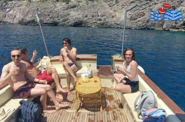 Scoprire la costa con un itinerario in barca su misura Scoprire la costa con un itinerario in barca su misura