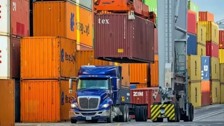 Port to rail made simpler with reliable container moves