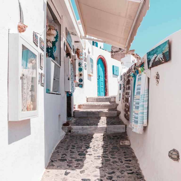 Unforgettable island tours in the sun-soaked Aegean Unforgettable island tours in the sun-soaked Aegean