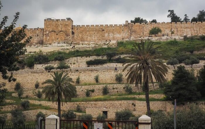 A Guide to Jerusalem’s Sacred Site and Its Surroundings A Guide to Jerusalem’s Sacred Site and Its Surroundings