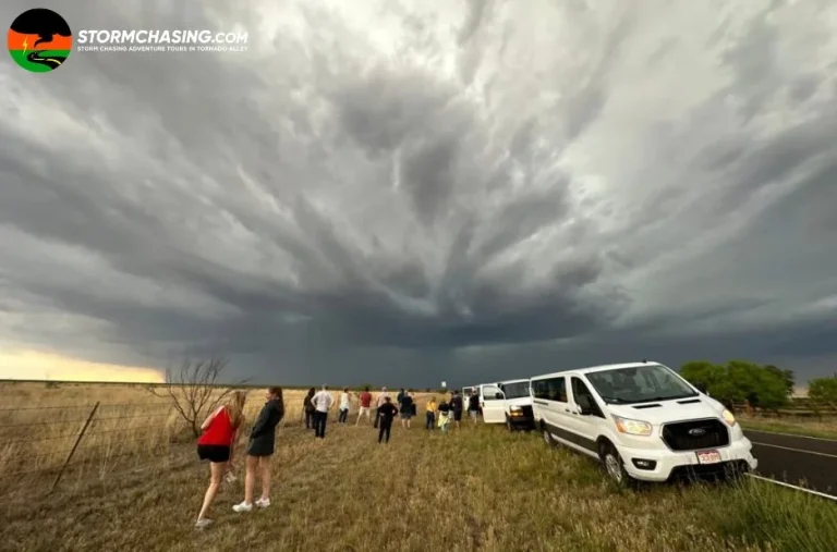 Ultimate Guide to Storm Chasing Tornado Alley with Expert Tips and Safety Advice Ultimate Guide to Storm Chasing Tornado Alley with Expert Tips and Safety Advice